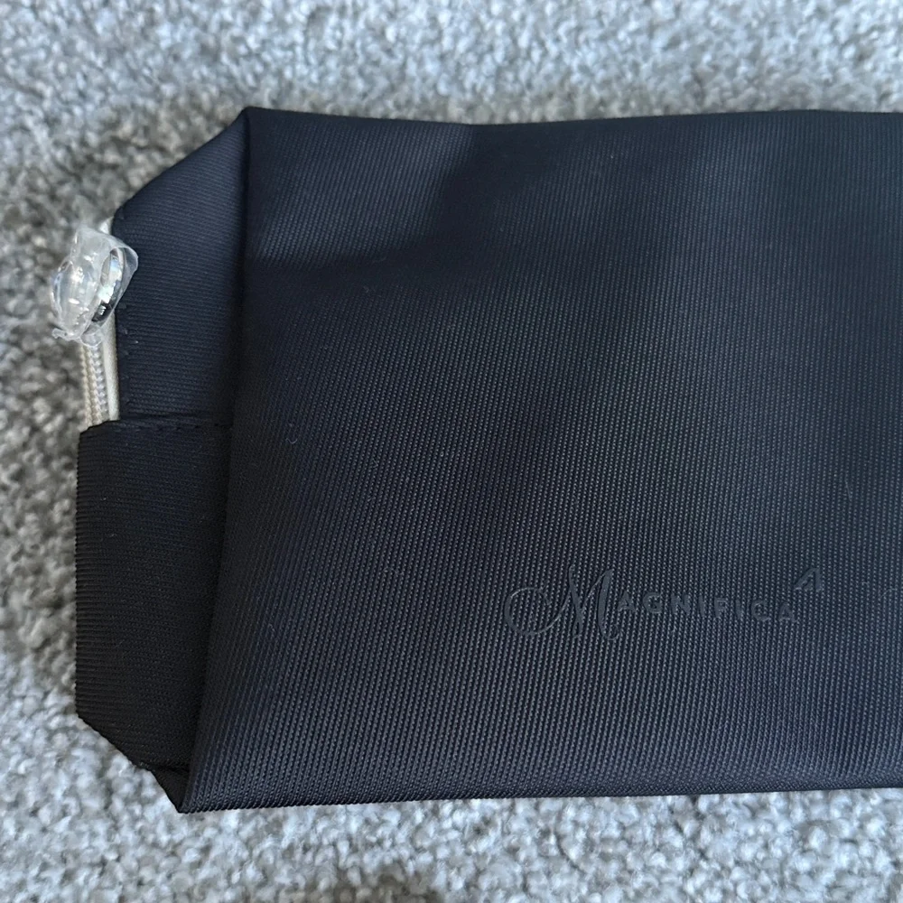 Alitalia | Salvatore Ferragamo travel set